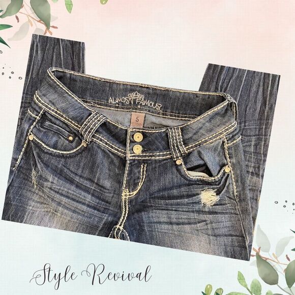 SALE✨ Almost Famous Y2K Distressed Skinny Dark Denim Jeans - Size 5 (JR) - Picture 2 of 7